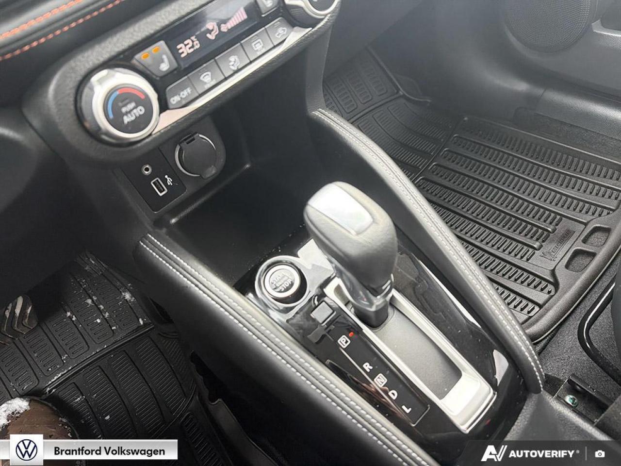 2019 Nissan Kicks SR Photo