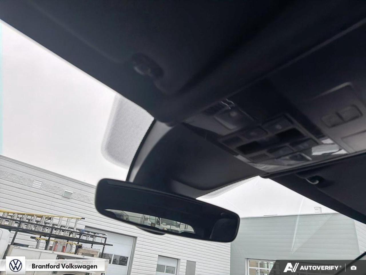 2022 Volkswagen Tiguan Highline R-line Photo