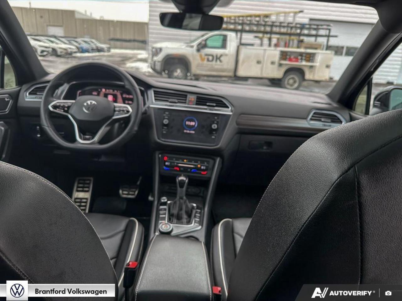 2022 Volkswagen Tiguan Highline R-line Photo