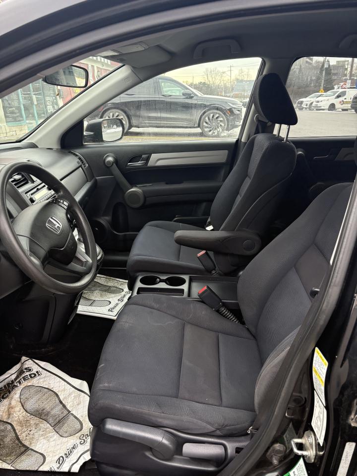 2011 Honda CR-V 2WD 5dr LX Photo