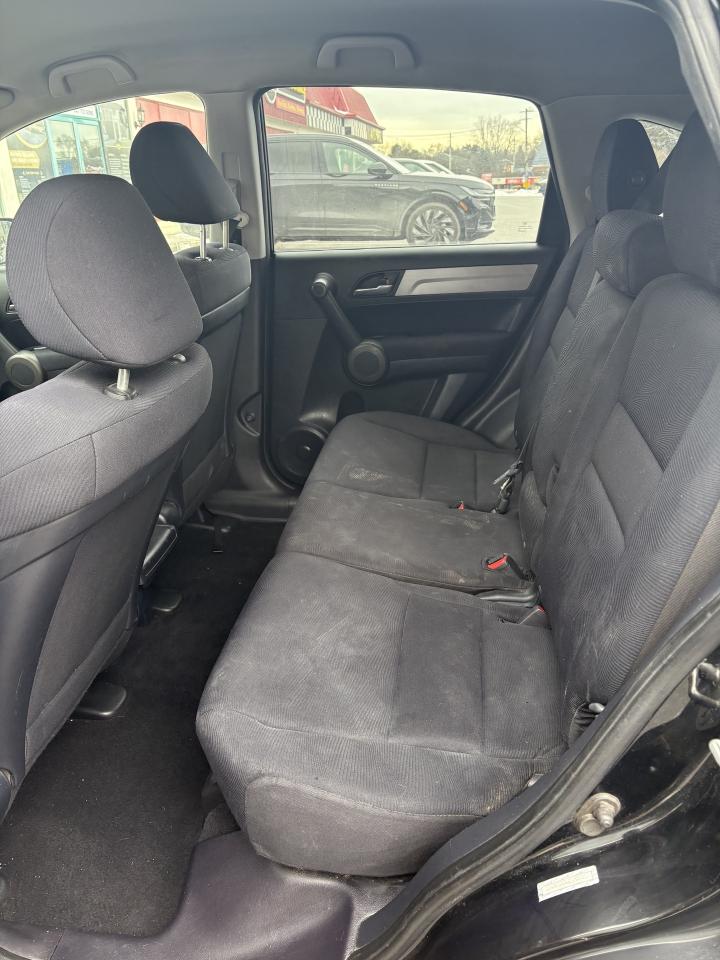 2011 Honda CR-V 2WD 5dr LX Photo