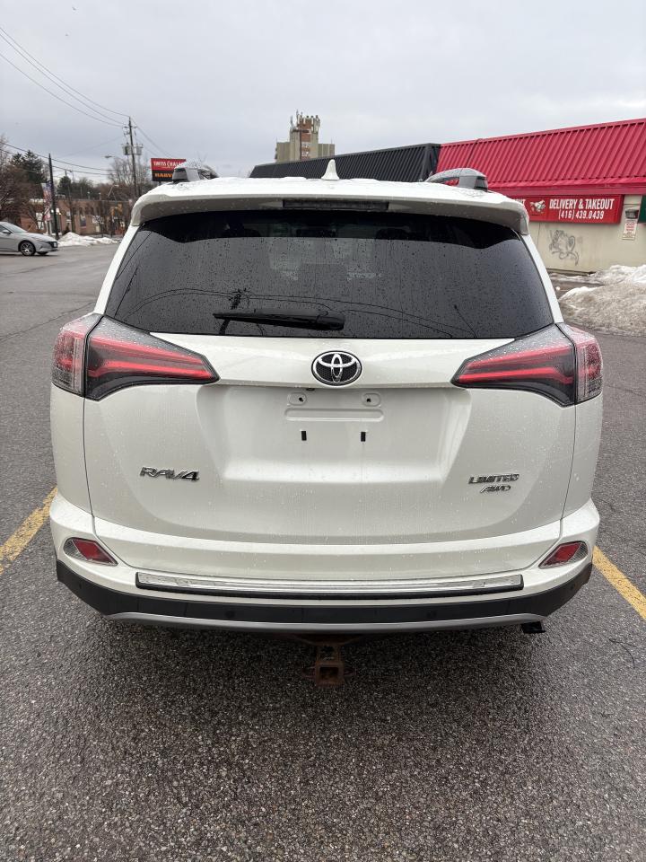 2017 Toyota RAV4 AWD 4dr Limited Photo3