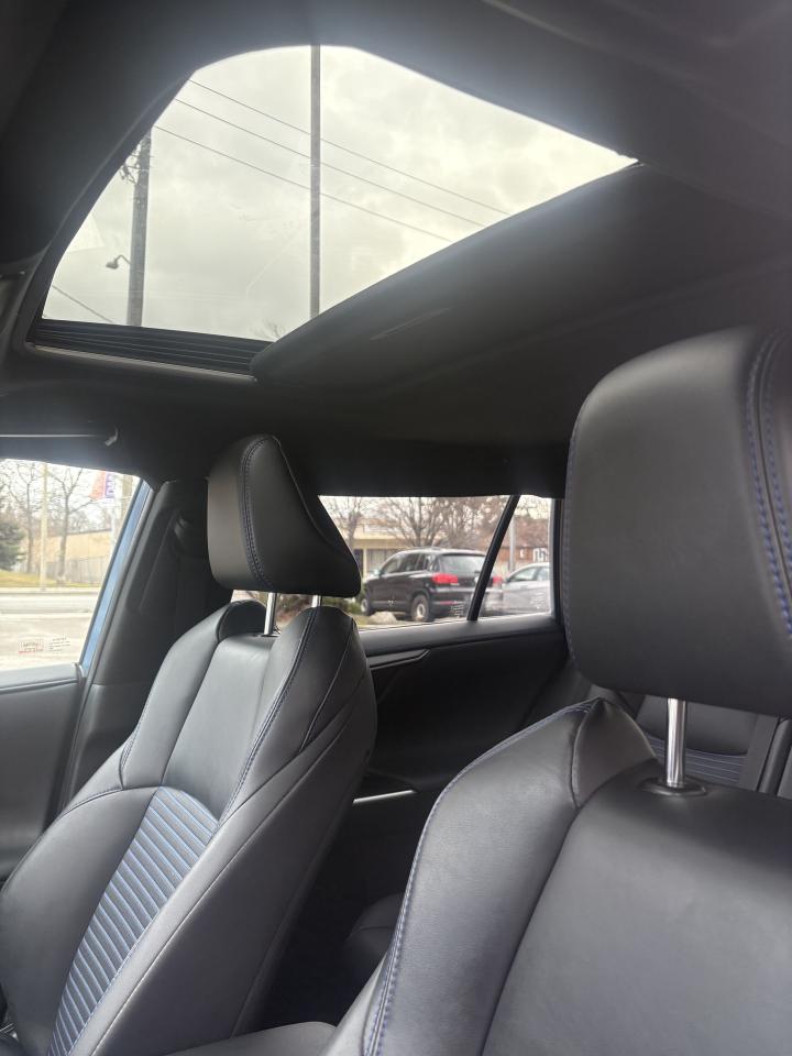 2023 Toyota RAV4 HYBRID XSE AWD Photo