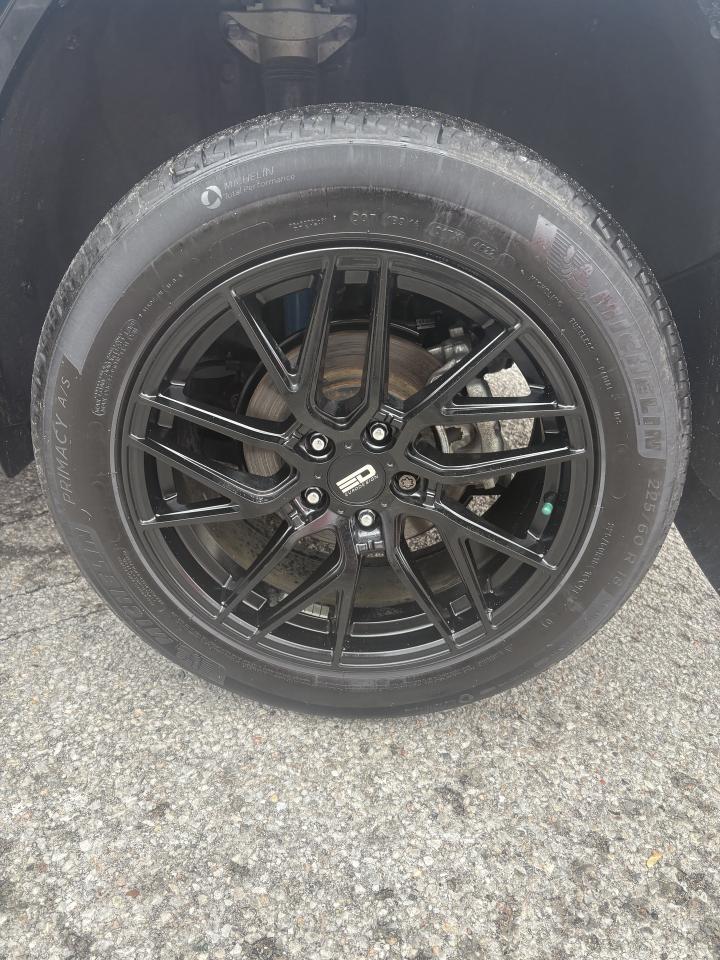 2023 Toyota RAV4 HYBRID XSE AWD Photo