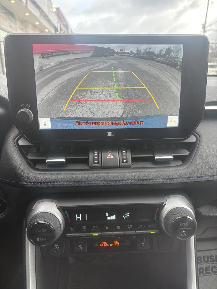 2023 Toyota RAV4 HYBRID XSE AWD Photo