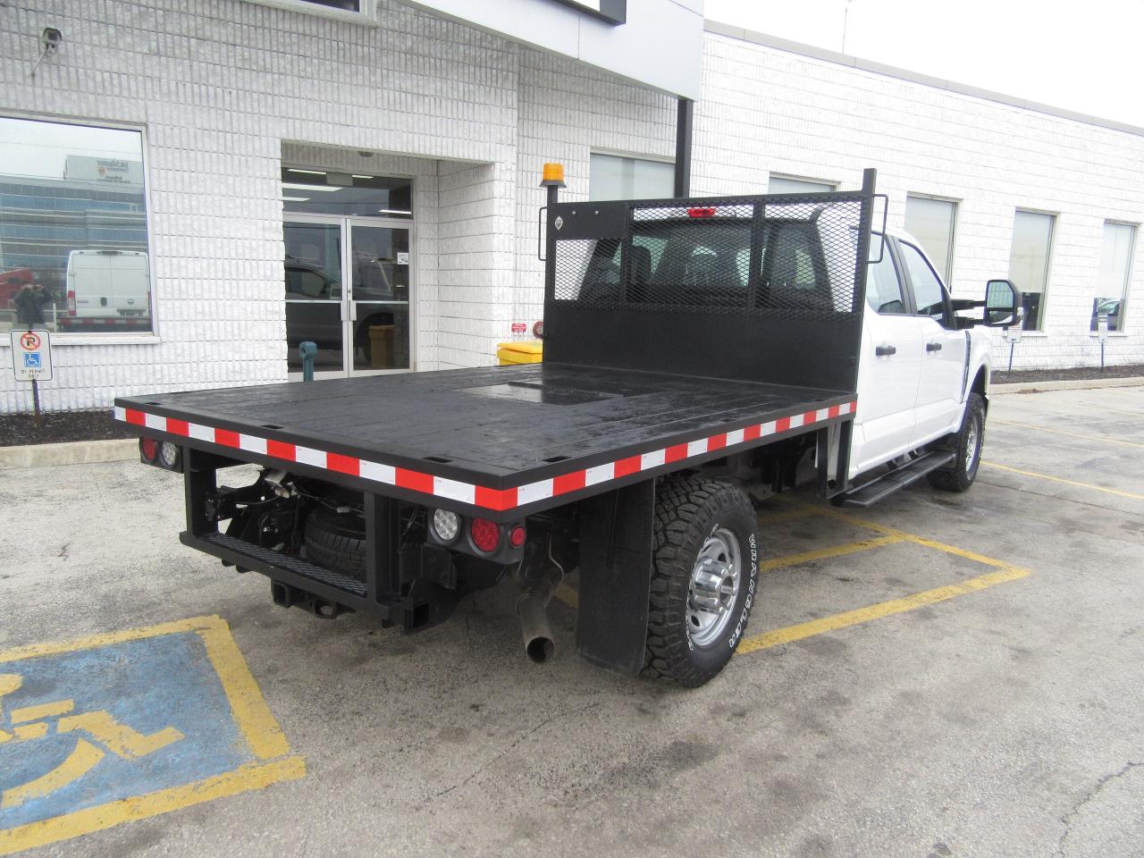 2024 Ford F-350 4X4 CREW CAB 9FT FLAT DECK Photo