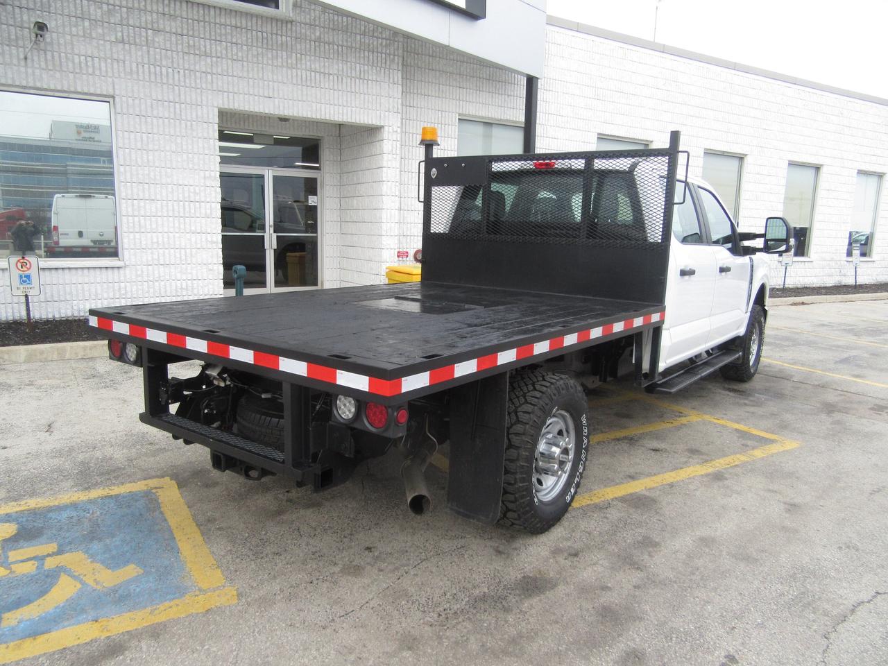 2024 Ford F-350 4X4 CREW CAB 9 FT FLAT DECK Photo