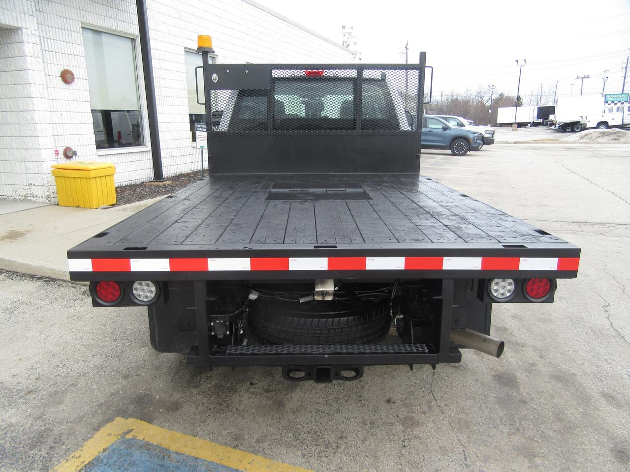 2024 Ford F-350 4X4 CREW CAB 9 FT FLAT DECK Photo3