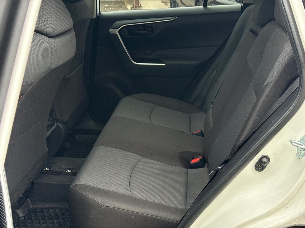 2025 Toyota RAV4 LE AWD HEATED SEATS! MINT! WE FINANCE ALL CREDIT Photo
