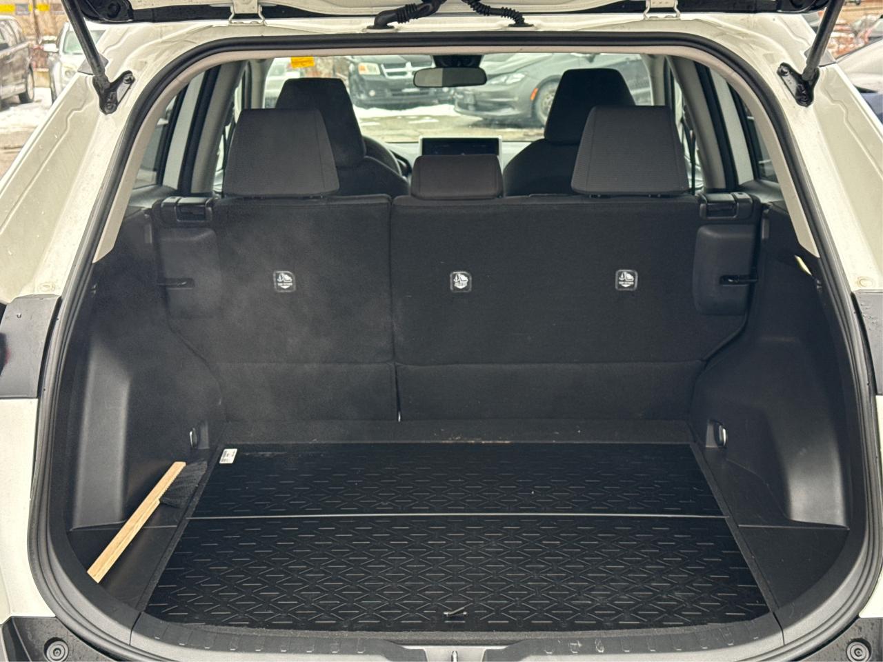 2025 Toyota RAV4 LE AWD HEATED SEATS! MINT! WE FINANCE ALL CREDIT Photo