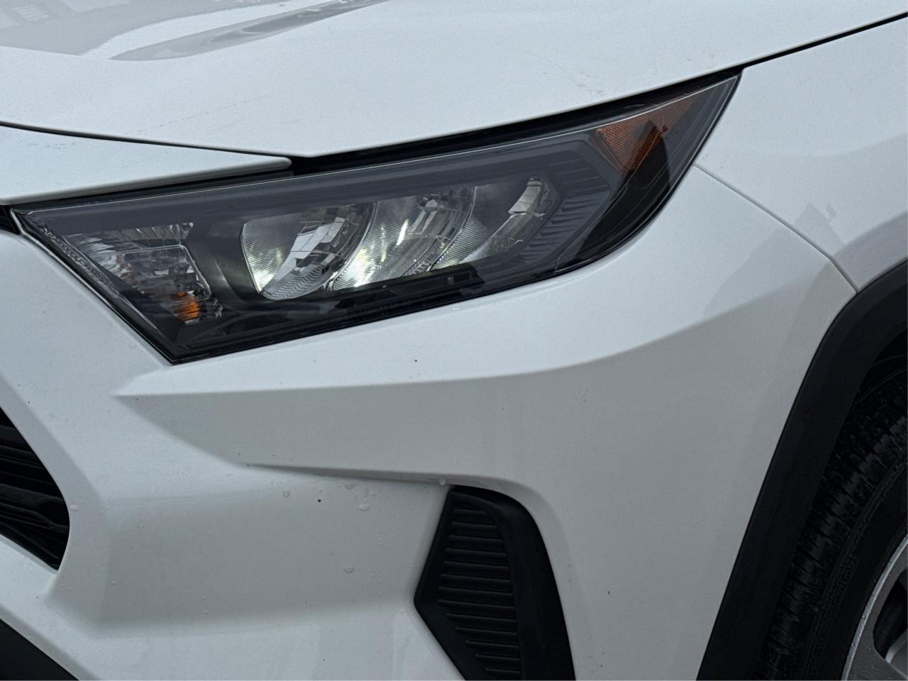 2025 Toyota RAV4 LE AWD HEATED SEATS! MINT! WE FINANCE ALL CREDIT Photo