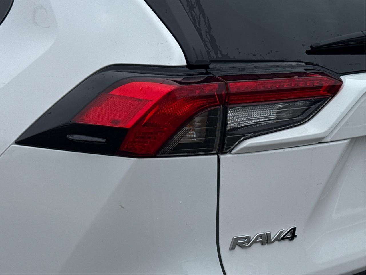 2025 Toyota RAV4 LE AWD HEATED SEATS! MINT! WE FINANCE ALL CREDIT Photo