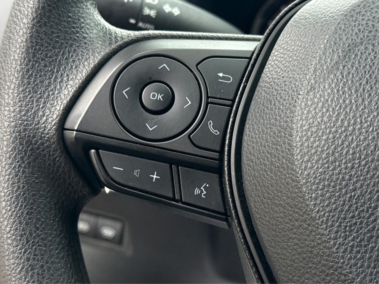 2025 Toyota RAV4 LE AWD HEATED SEATS! MINT! WE FINANCE ALL CREDIT Photo