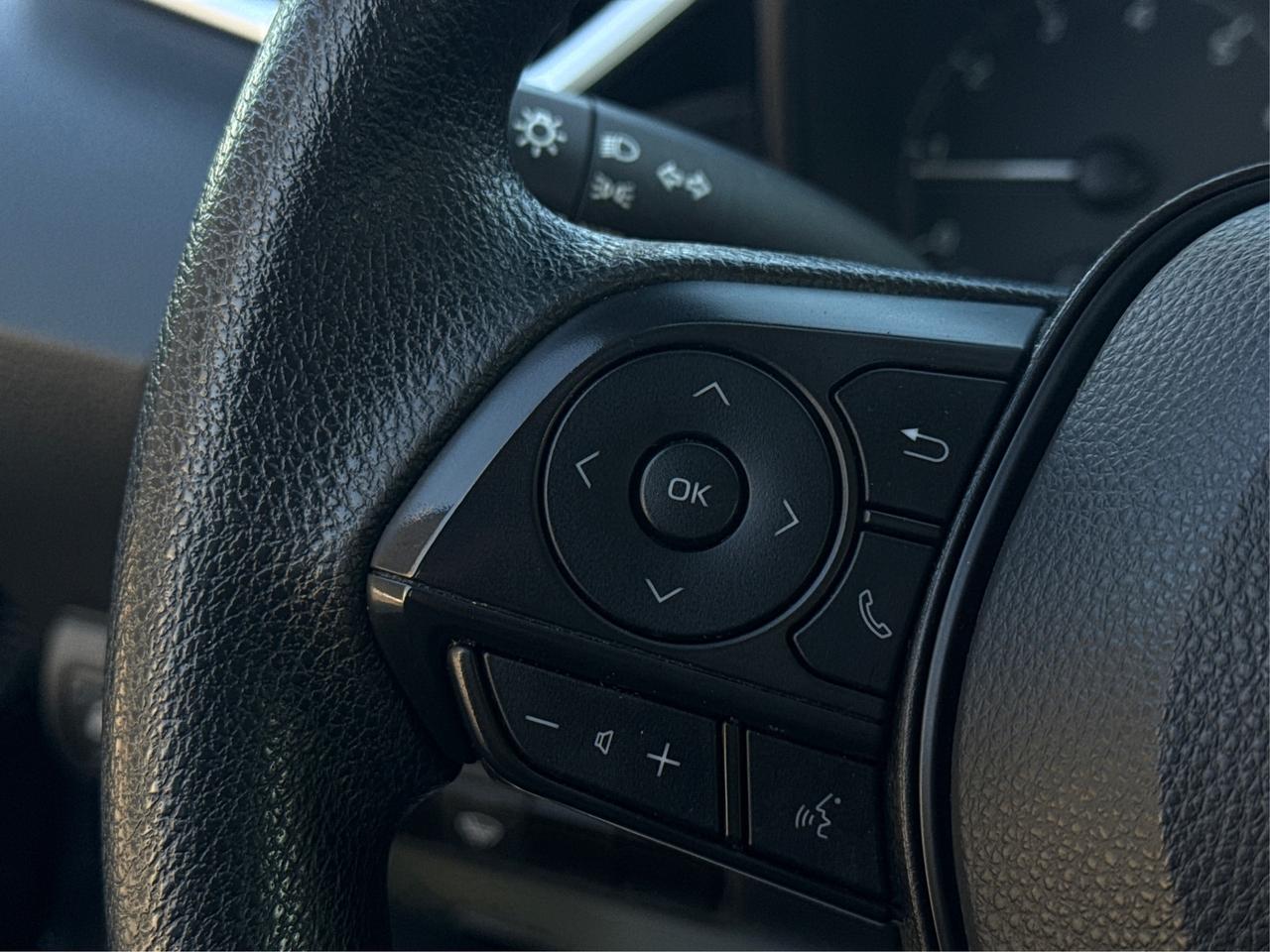 2024 Toyota Corolla LE HEATED SEATS MINT! WE FINANCE ALL CREDIT! Photo