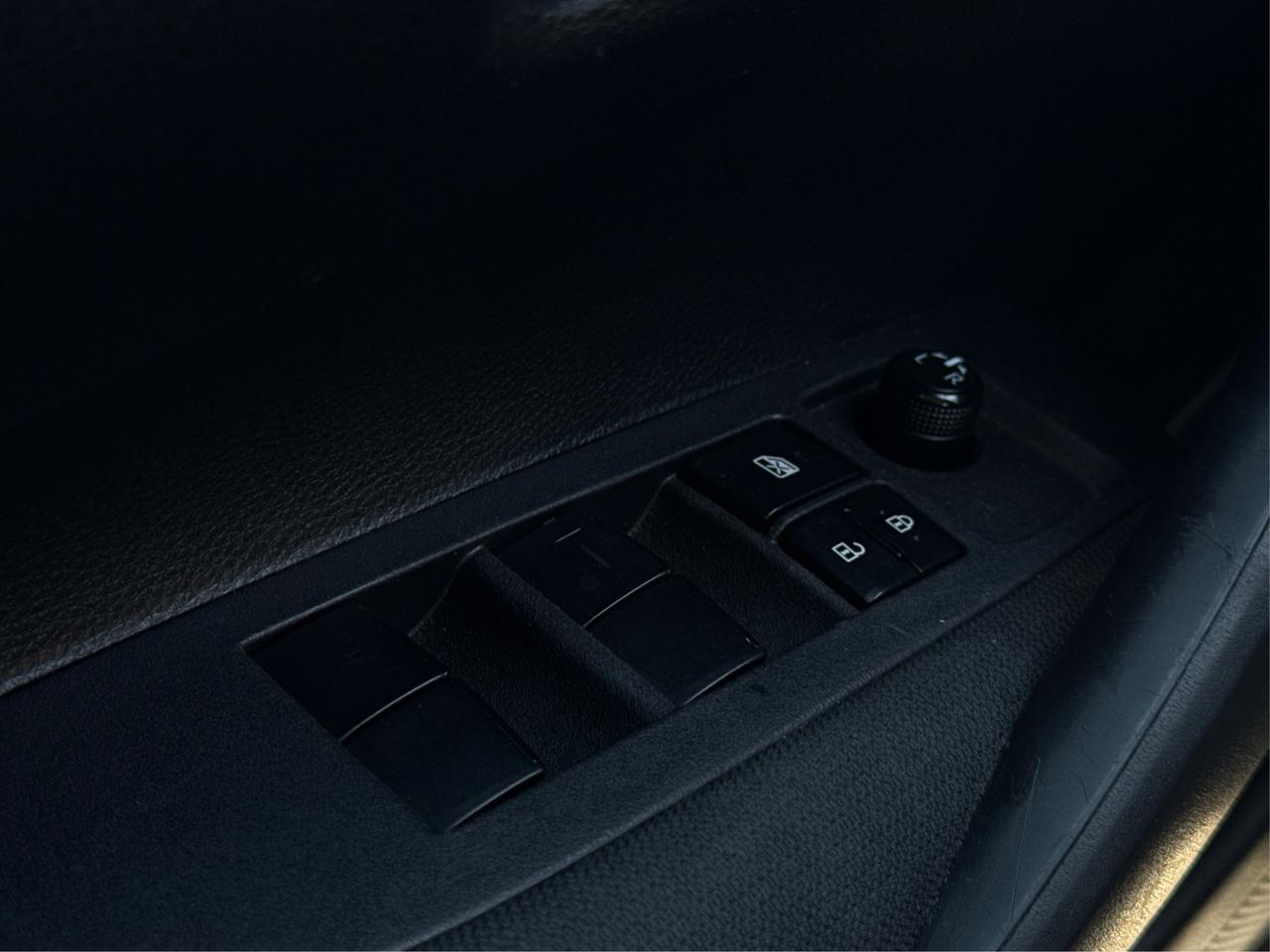 2024 Toyota Corolla LE HEATED SEATS MINT! WE FINANCE ALL CREDIT! Photo