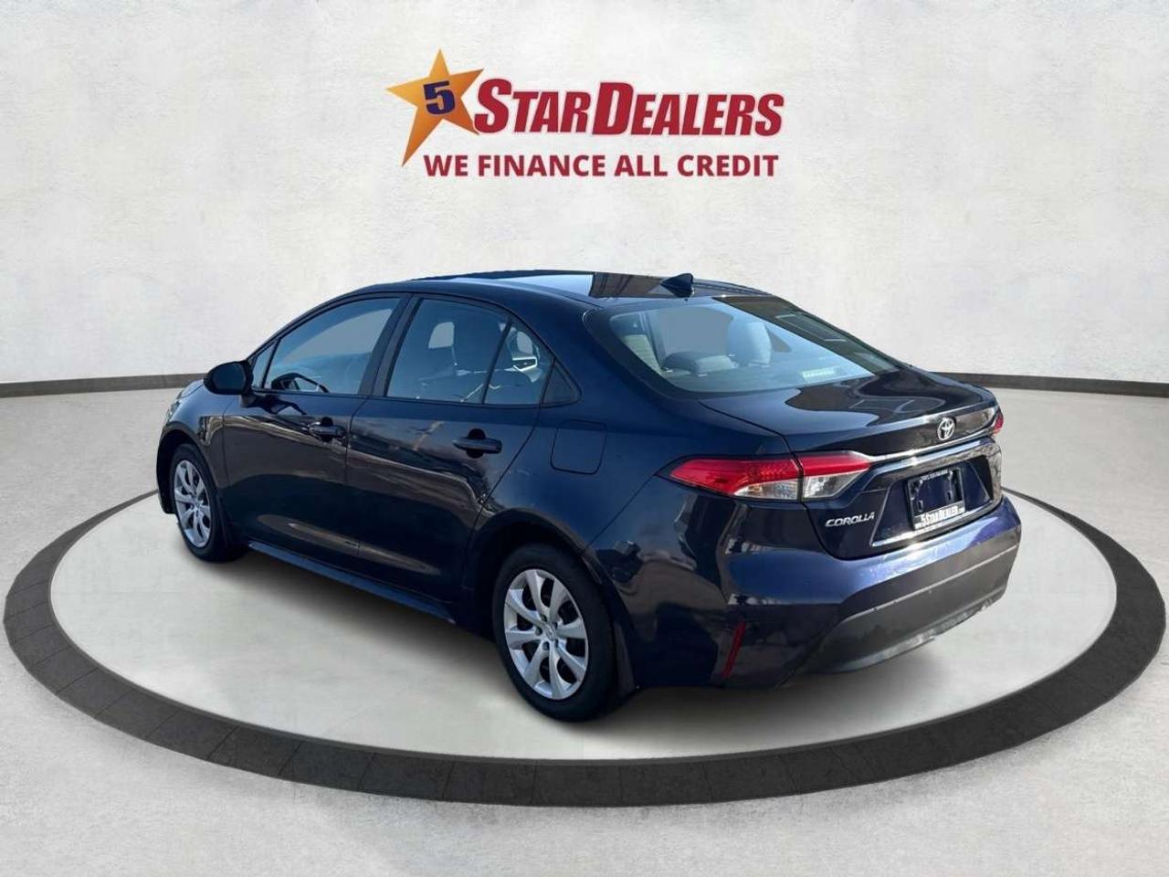 2024 Toyota Corolla LE HEATED SEATS MINT! WE FINANCE ALL CREDIT! Photo4