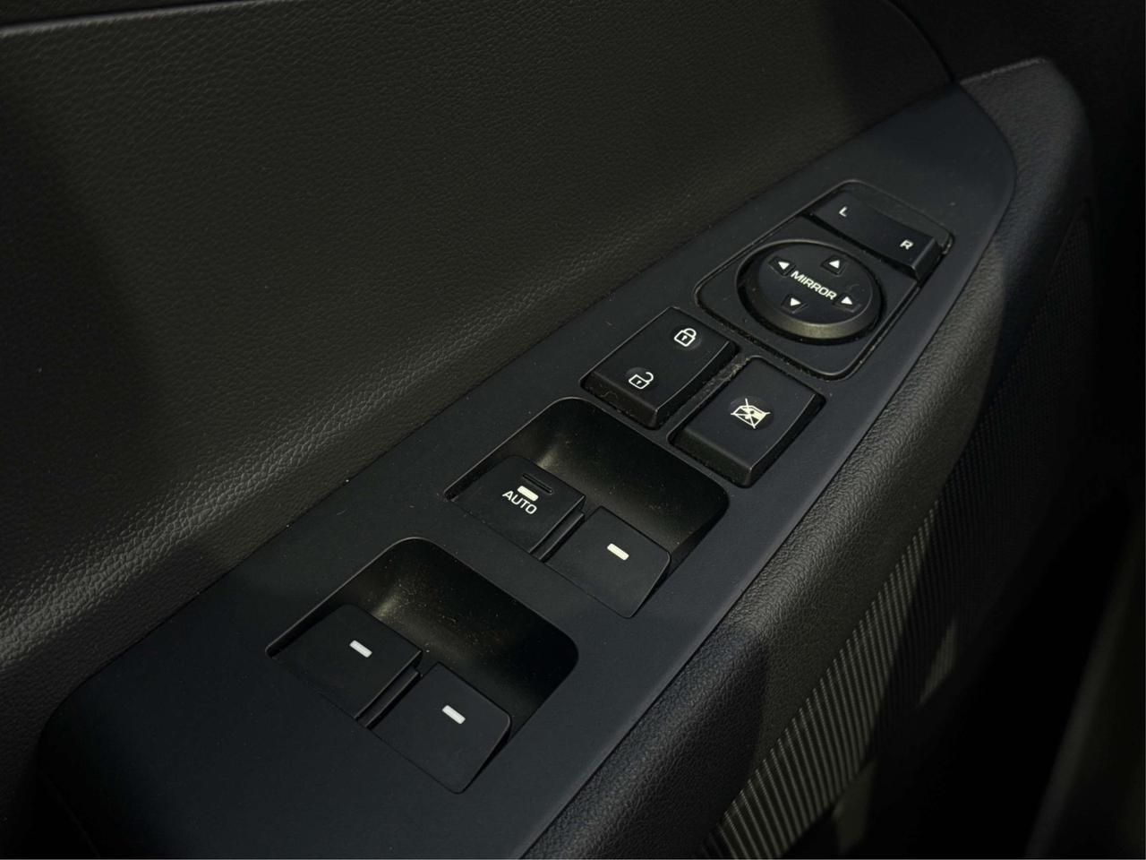 2021 Hyundai Tucson PANOROOF HEATED SEATS LOADED WE FINANCE ALL CREDIT Photo