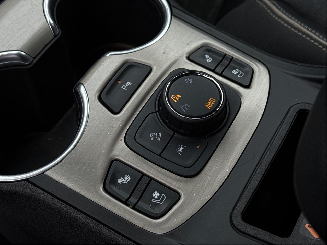 2020 GMC Terrain AWD HEATED SEATS REAR CAM WE FINANCE ALL CREDIT! Photo