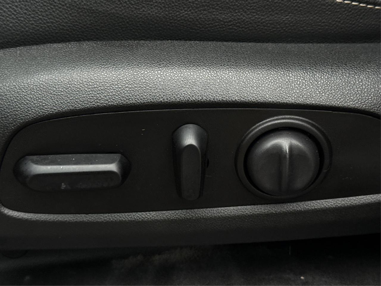 2020 GMC Terrain AWD HEATED SEATS REAR CAM WE FINANCE ALL CREDIT! Photo