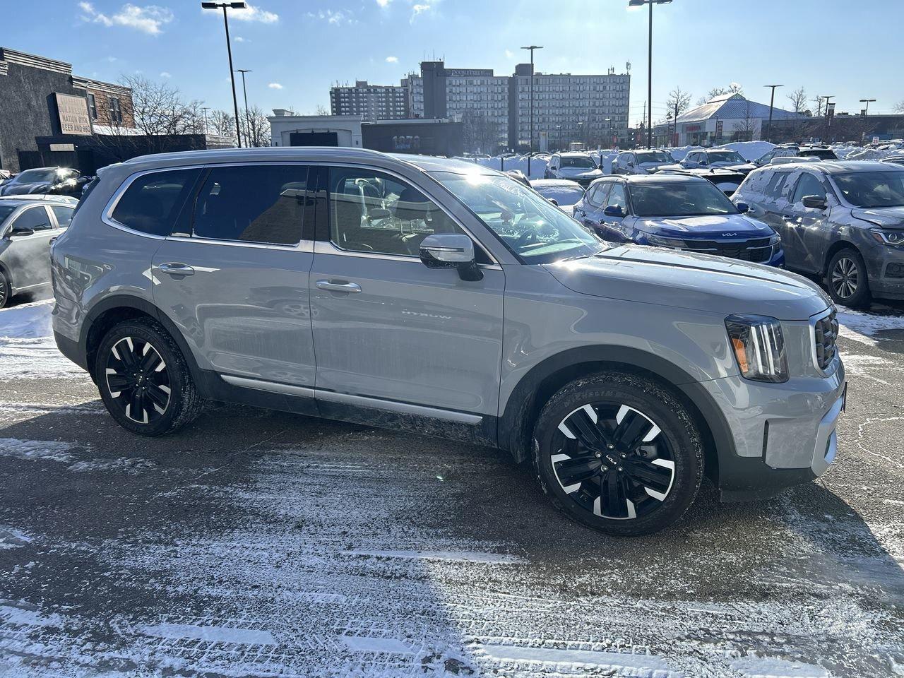 2024 Kia Telluride SX   Ultra-Low Mileage & Fully Loaded! Photo