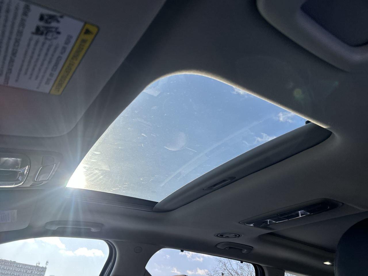 2024 Kia Telluride SX   Ultra-Low Mileage & Fully Loaded! Photo