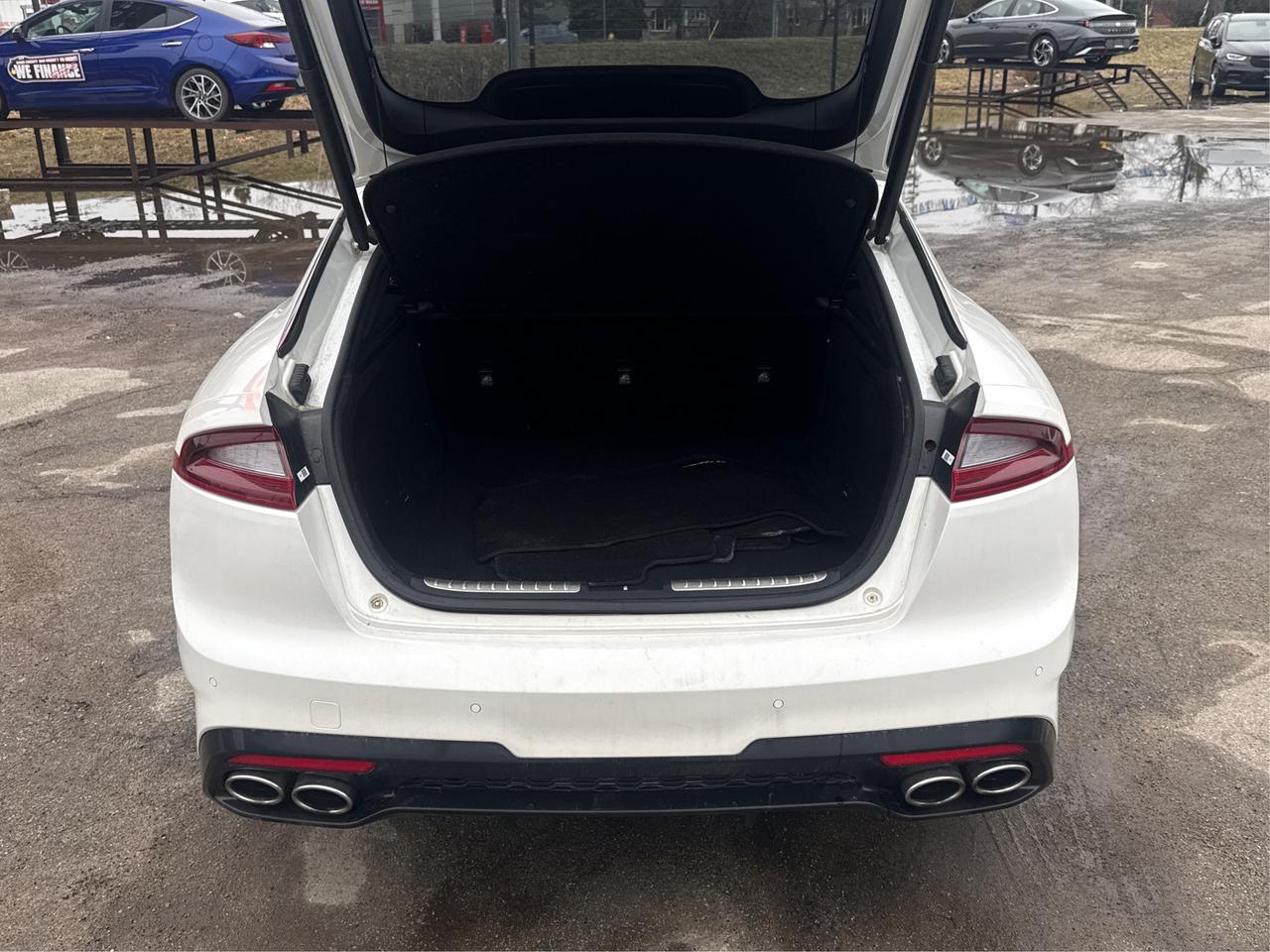 2018 Kia Stinger NAV PANO ROOF LEATHER CLEAN WE FINANCE ALL CREDIT! Photo