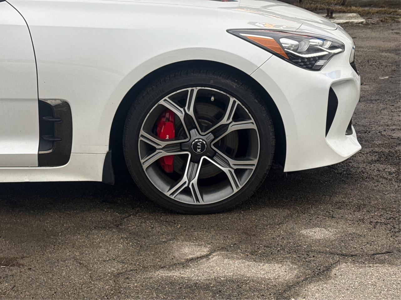 2018 Kia Stinger NAV PANO ROOF LEATHER CLEAN WE FINANCE ALL CREDIT! Photo