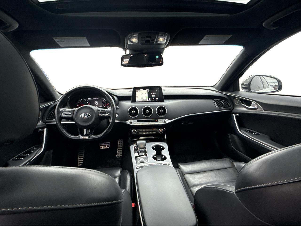 2018 Kia Stinger NAV PANO ROOF LEATHER CLEAN WE FINANCE ALL CREDIT! Photo