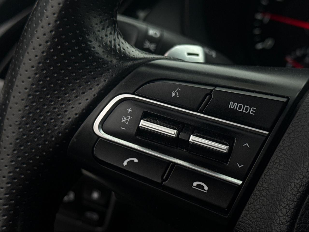 2018 Kia Stinger NAV PANO ROOF LEATHER CLEAN WE FINANCE ALL CREDIT! Photo