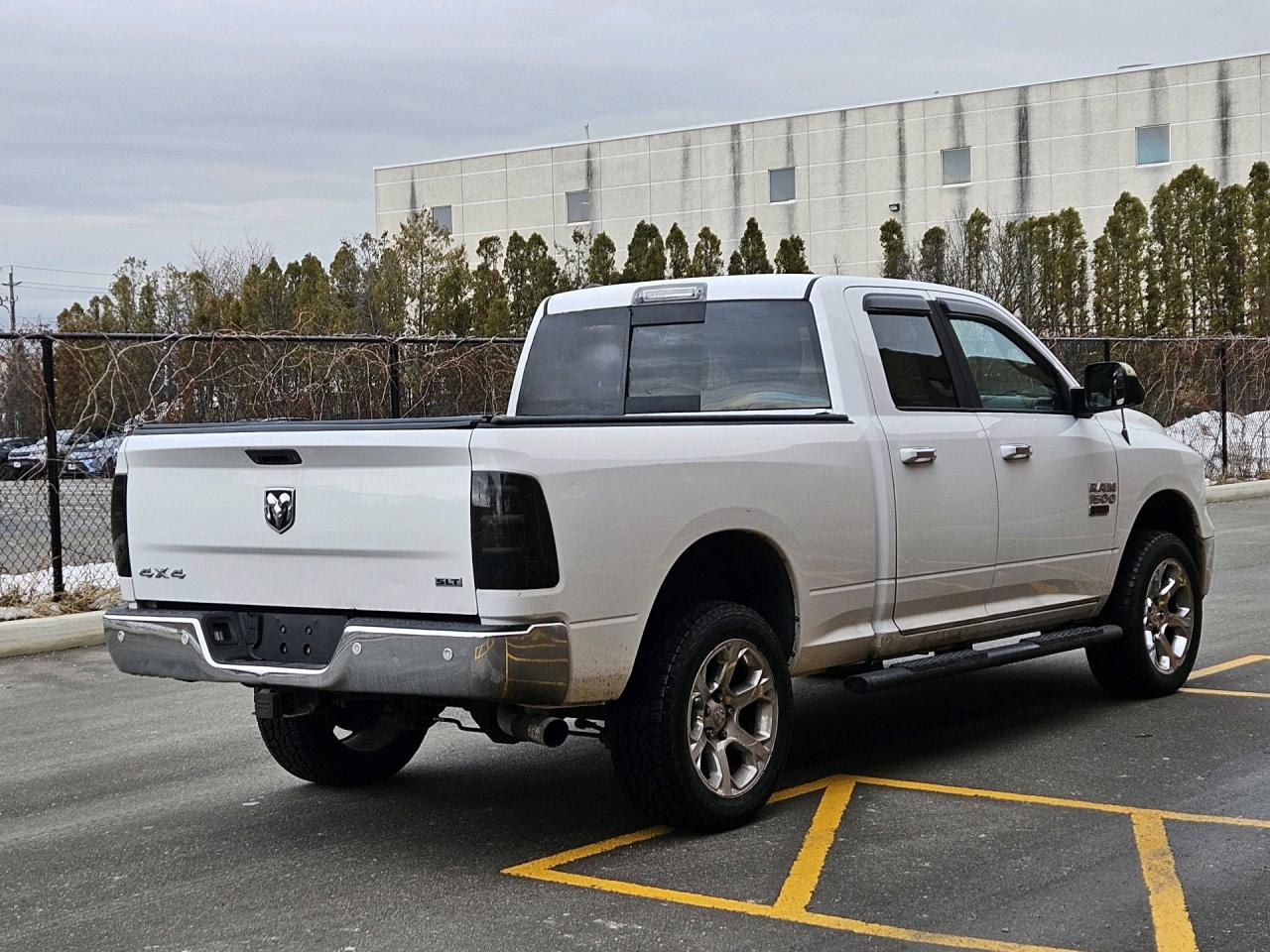 2016 RAM 1500 4WD Quad Cab 140.5 SLT, Diesel, Camera, Chrome Photo3
