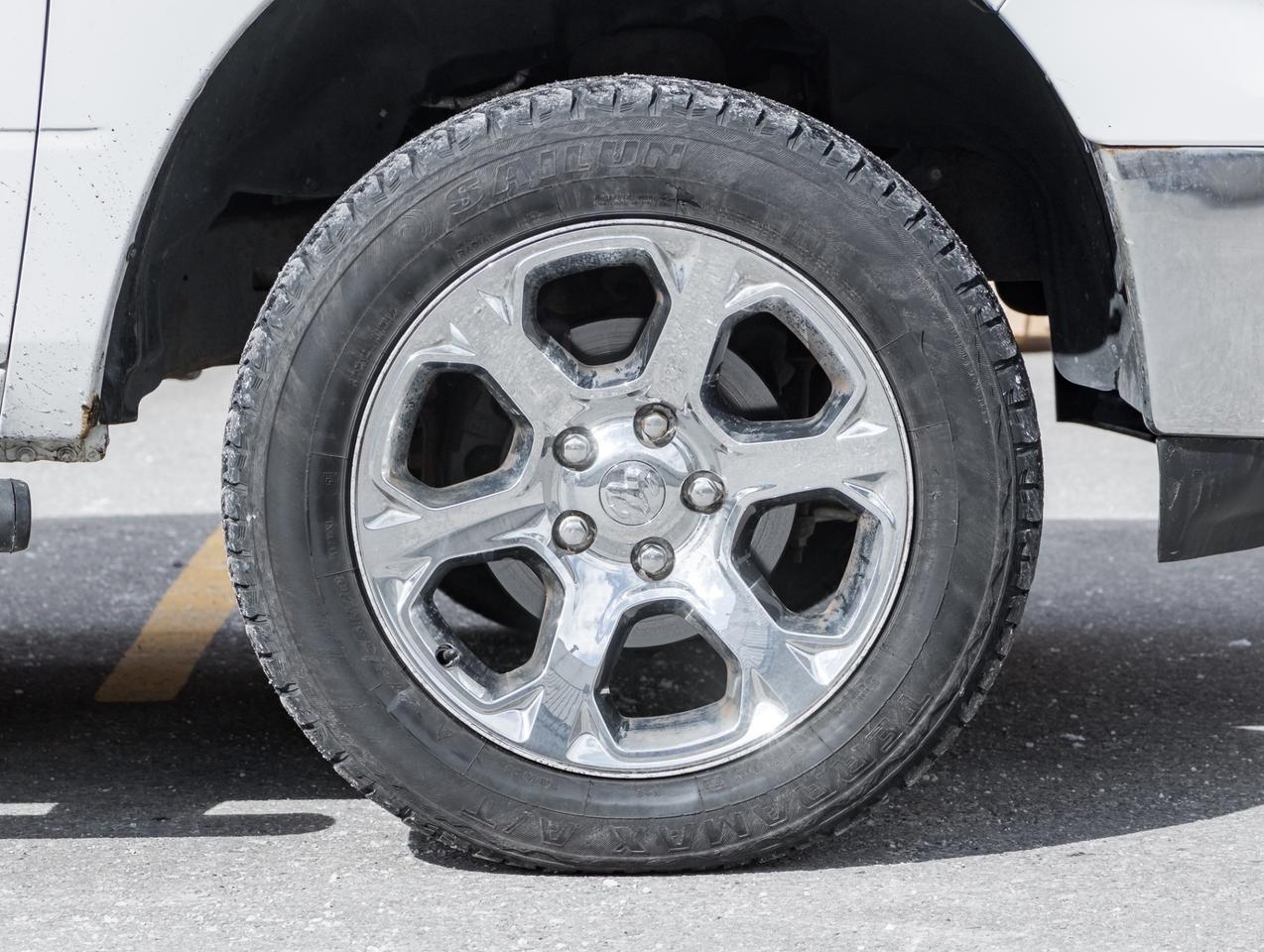 2016 RAM 1500 4WD Quad Cab 140.5 SLT, Diesel, Camera, Chrome Photo