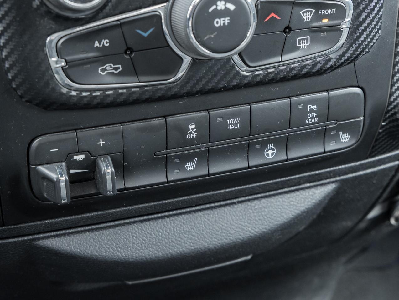 2016 RAM 1500 4WD Quad Cab 140.5 SLT, Diesel, Camera, Chrome Photo