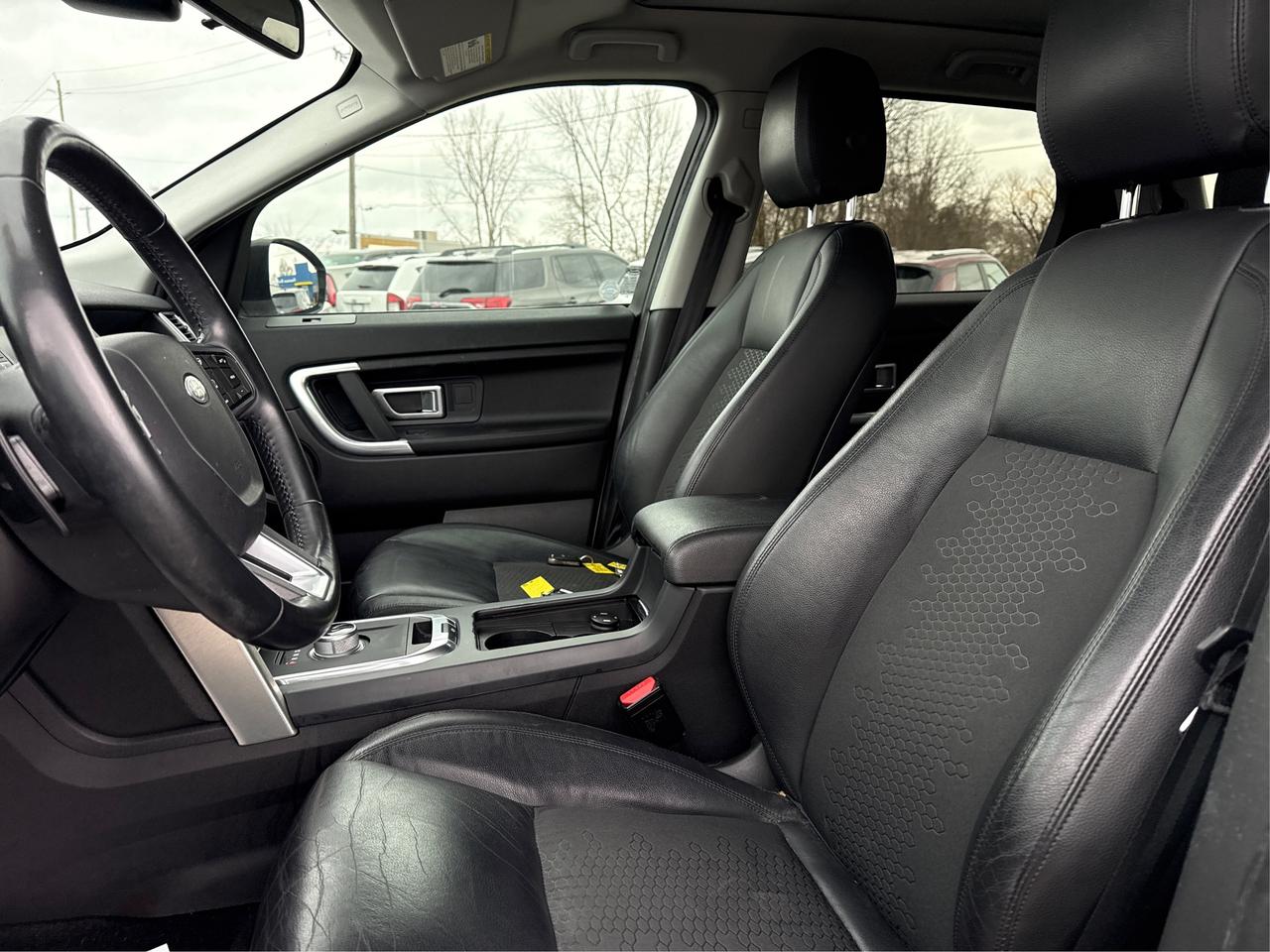 2016 Land Rover Discovery Sport AWD PANO ROOF HEATED SEATS WE FINANCE ALL CREDIT! Photo