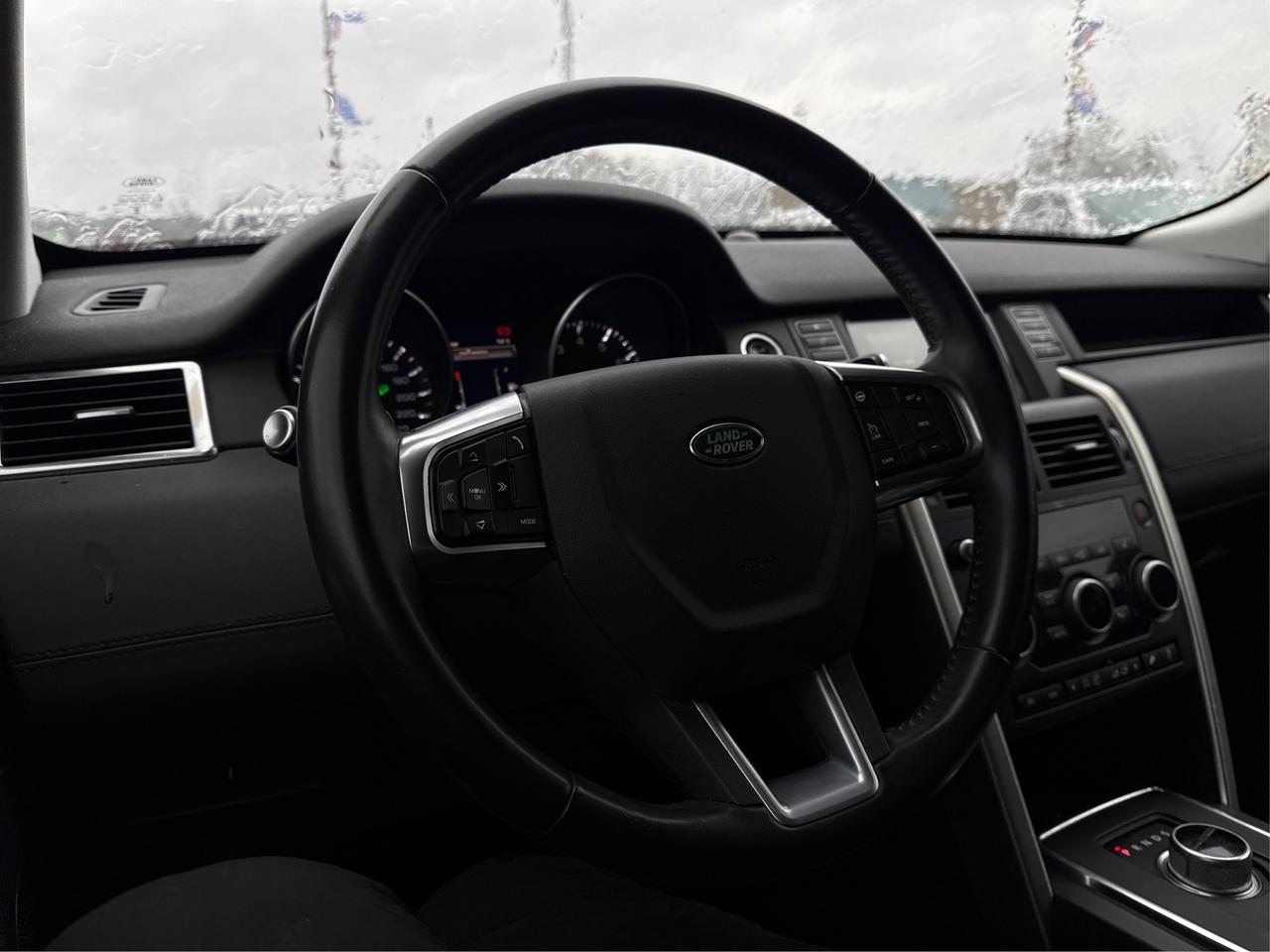 2016 Land Rover Discovery Sport AWD PANO ROOF HEATED SEATS WE FINANCE ALL CREDIT! Photo