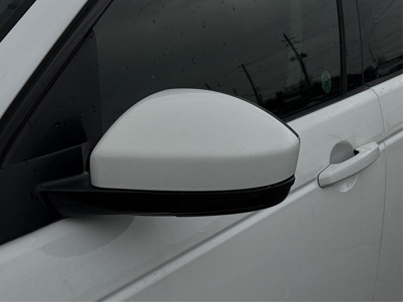 2016 Land Rover Discovery Sport AWD PANO ROOF HEATED SEATS WE FINANCE ALL CREDIT! Photo