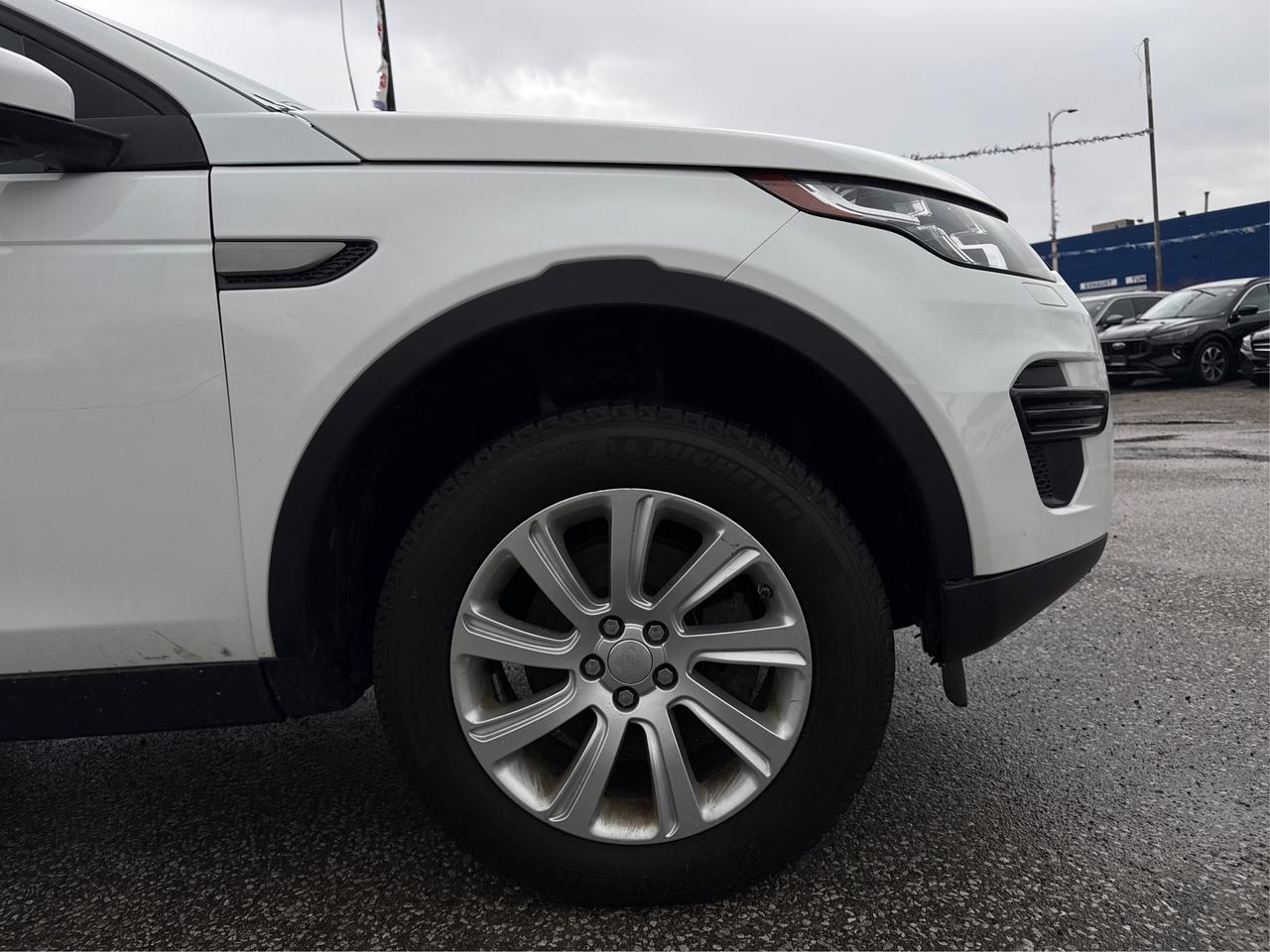 2016 Land Rover Discovery Sport AWD PANO ROOF HEATED SEATS WE FINANCE ALL CREDIT! Photo