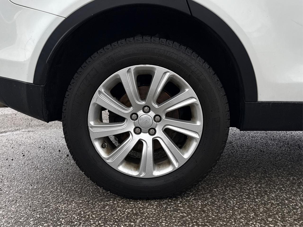 2016 Land Rover Discovery Sport AWD PANO ROOF HEATED SEATS WE FINANCE ALL CREDIT! Photo