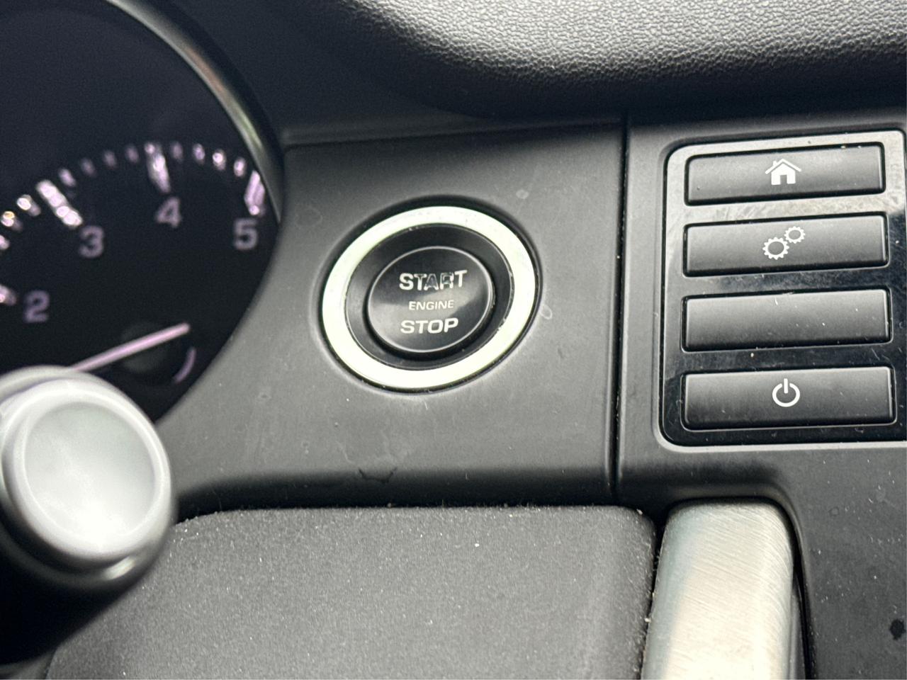 2016 Land Rover Discovery Sport AWD PANO ROOF HEATED SEATS WE FINANCE ALL CREDIT! Photo