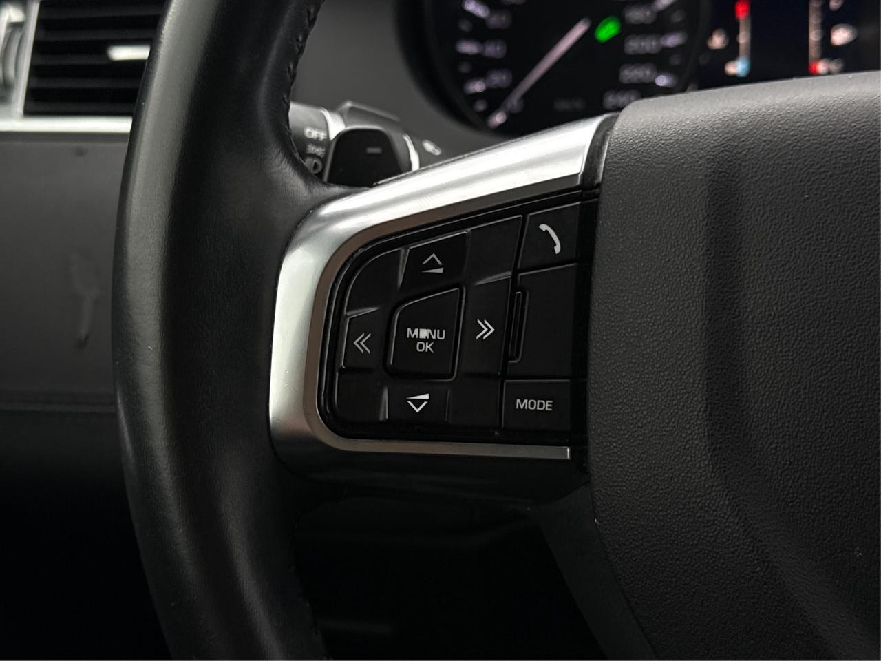 2016 Land Rover Discovery Sport AWD PANO ROOF HEATED SEATS WE FINANCE ALL CREDIT! Photo