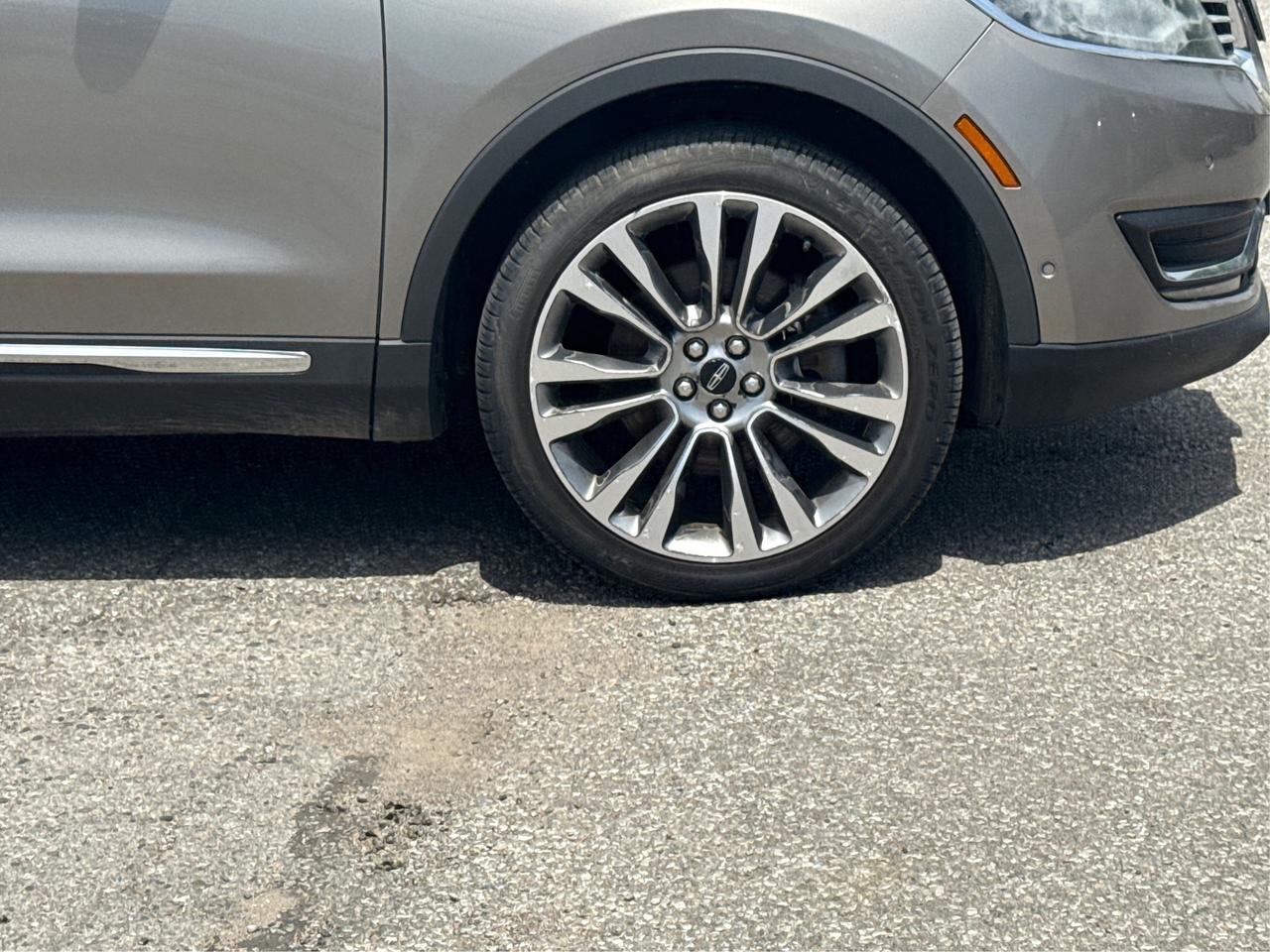 2016 Lincoln MKX AWD Reserve CERTIFIED NAV PANO ROOF WE FINANCE ALL Photo