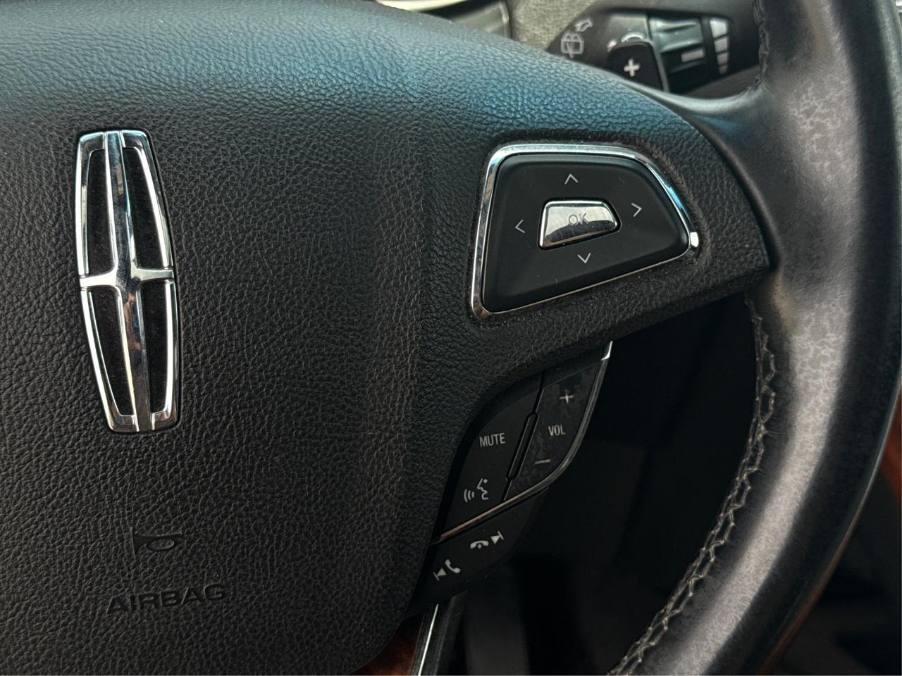 2016 Lincoln MKX AWD Reserve CERTIFIED NAV PANO ROOF WE FINANCE ALL Photo