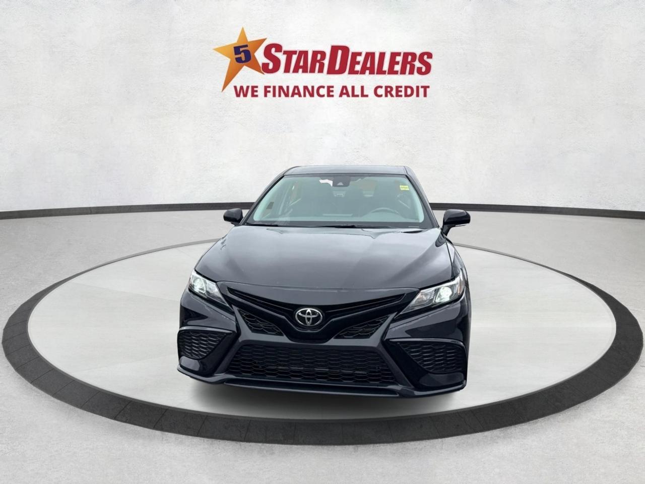 2023 Toyota Camry SE LEATHER MINT LOADED! WE FINANCE ALL CREDIT! Photo