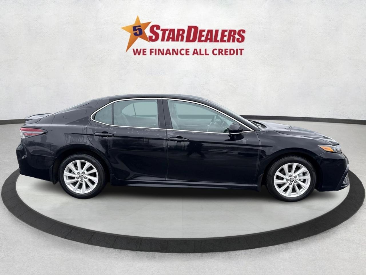 2023 Toyota Camry SE LEATHER MINT LOADED! WE FINANCE ALL CREDIT! Photo