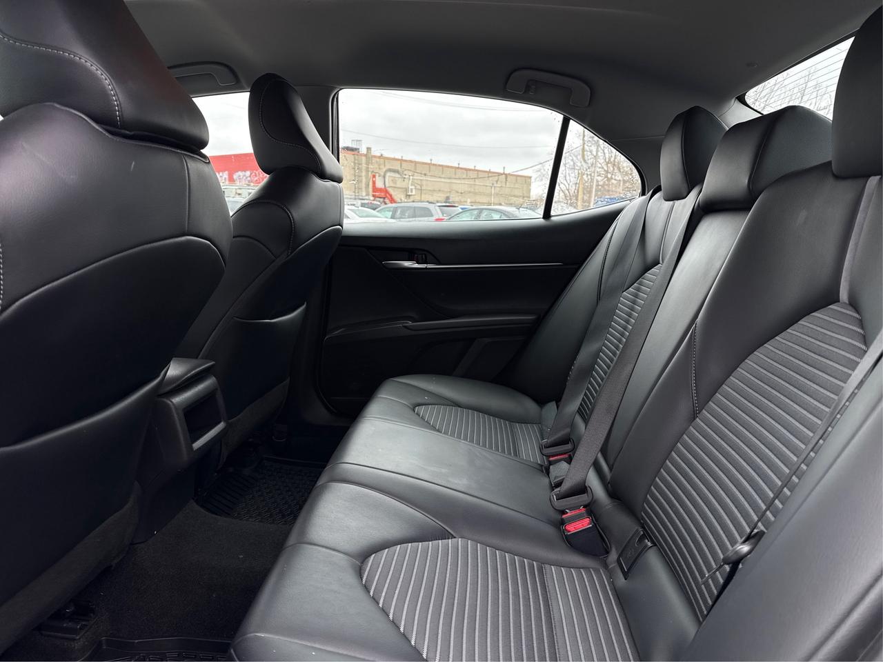 2023 Toyota Camry SE LEATHER MINT LOADED! WE FINANCE ALL CREDIT! Photo