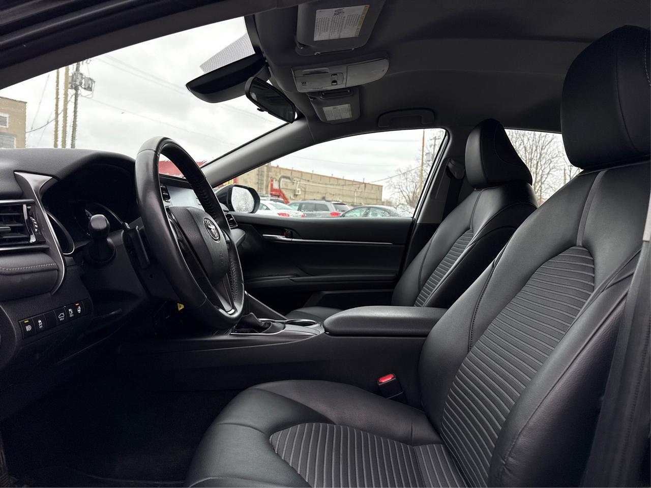 2023 Toyota Camry SE LEATHER MINT LOADED! WE FINANCE ALL CREDIT! Photo