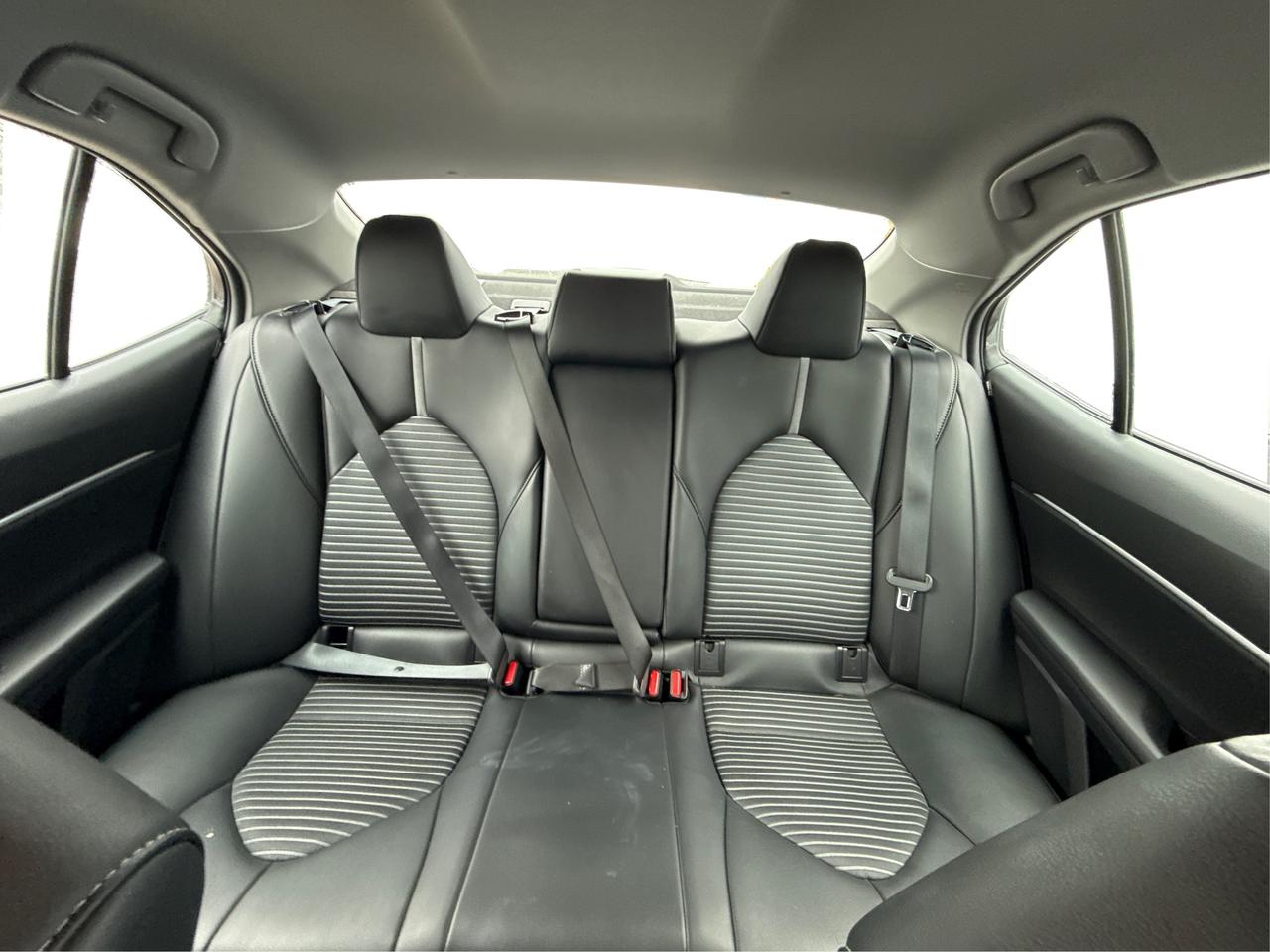 2023 Toyota Camry SE LEATHER MINT LOADED! WE FINANCE ALL CREDIT! Photo