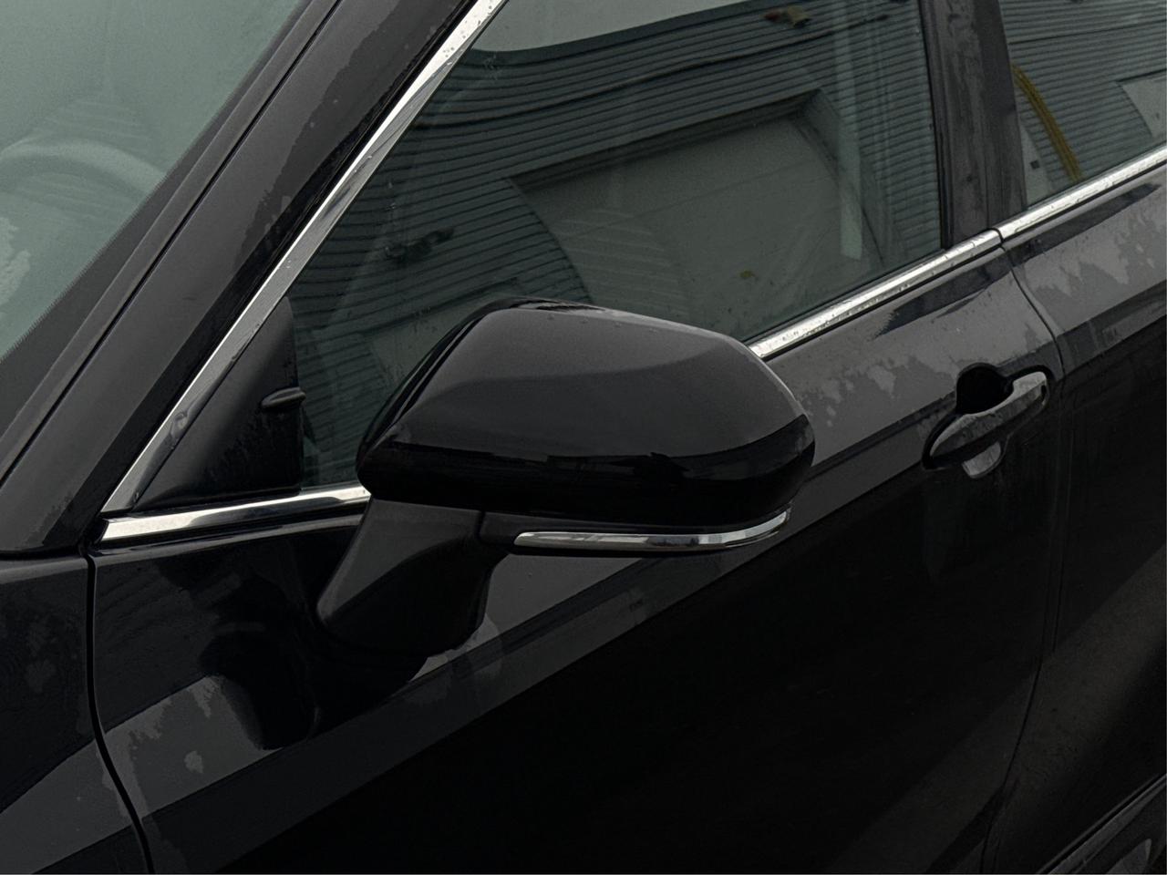 2023 Toyota Camry SE LEATHER MINT LOADED! WE FINANCE ALL CREDIT! Photo