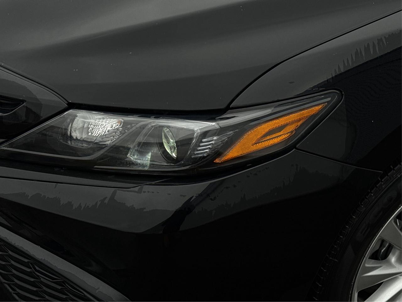 2023 Toyota Camry SE LEATHER MINT LOADED! WE FINANCE ALL CREDIT! Photo