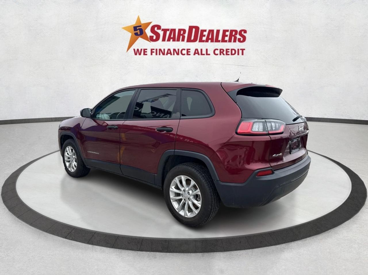 2020 Jeep Cherokee AWD HEATED SEATS REAR CAM WE FINANCE ALL CREDIT Photo4