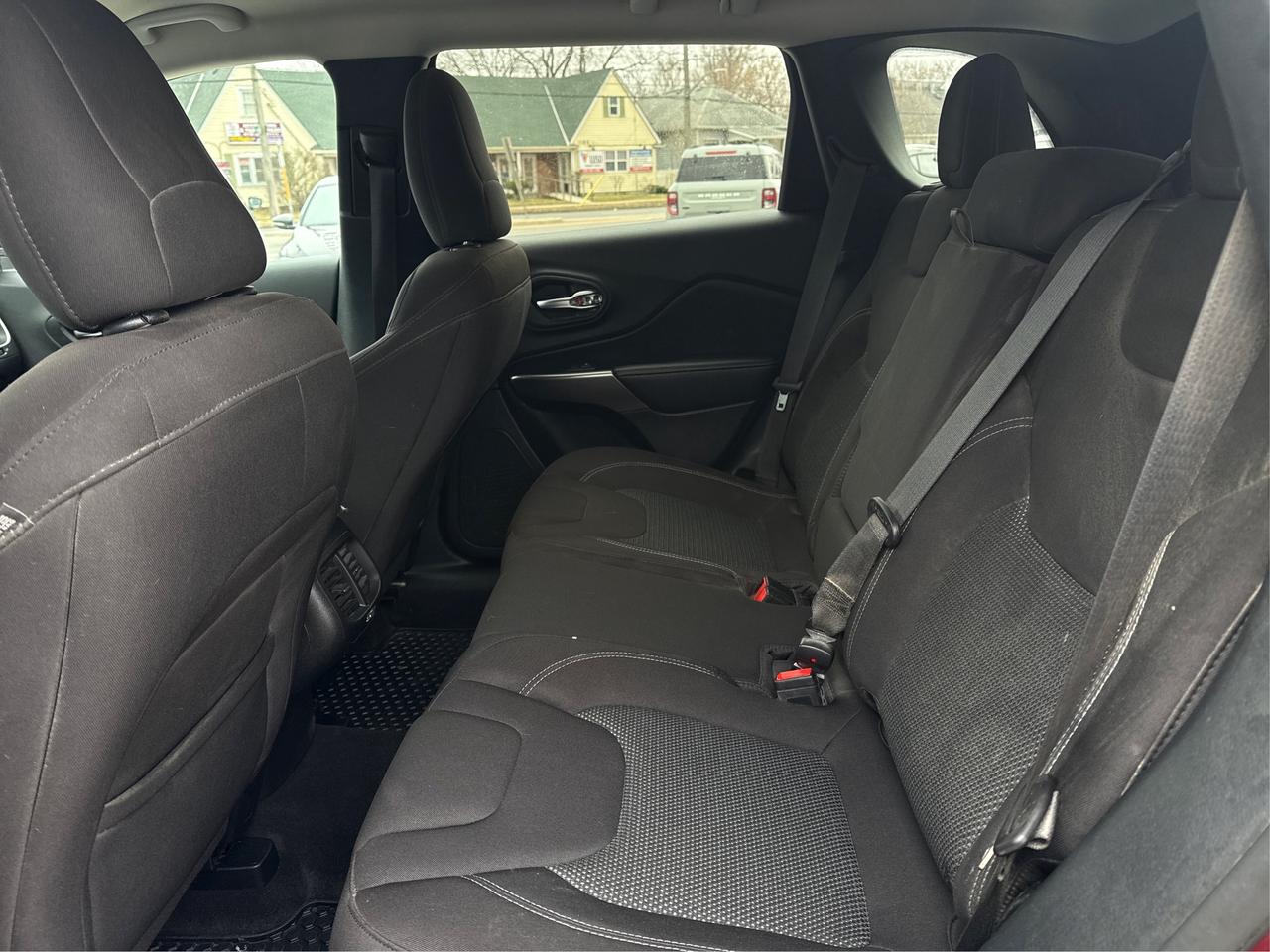 2020 Jeep Cherokee AWD HEATED SEATS REAR CAM WE FINANCE ALL CREDIT Photo